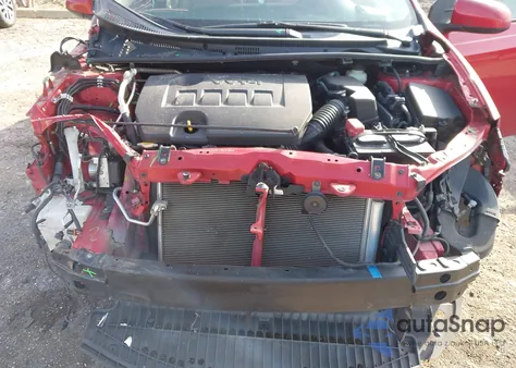 2016 Toyota Corolla Le Plus z USA, uszkodzony, nr VIN 2T1BURHE6GC493393